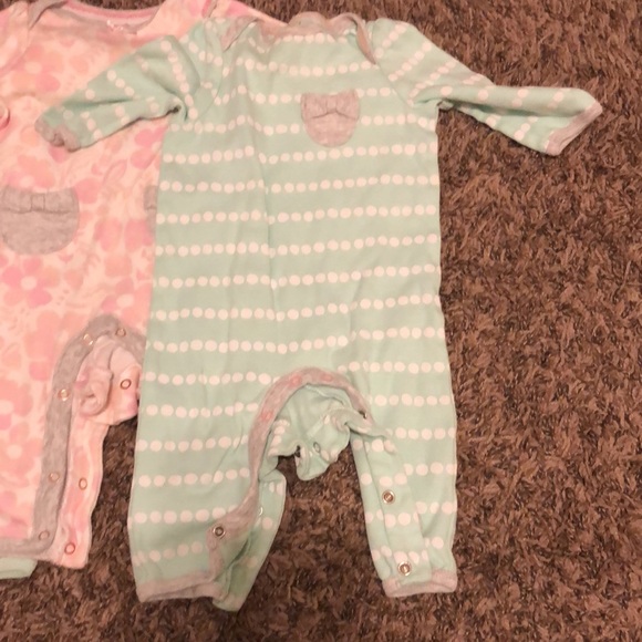 (5) One-piece Outfits - Picture 7 of 9